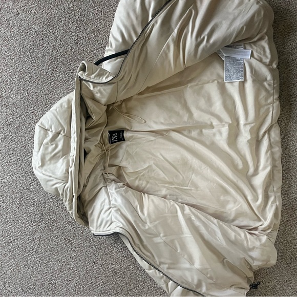 Zara Cream Puffer - Picture 3 of 4